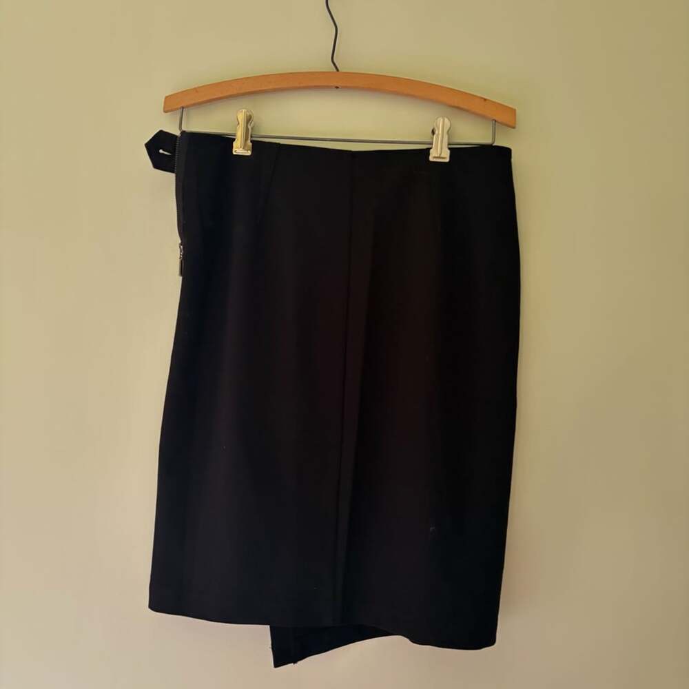 Cabi Black Asymmetrical Wrap Skirt Size 0 - Picture 3 of 5